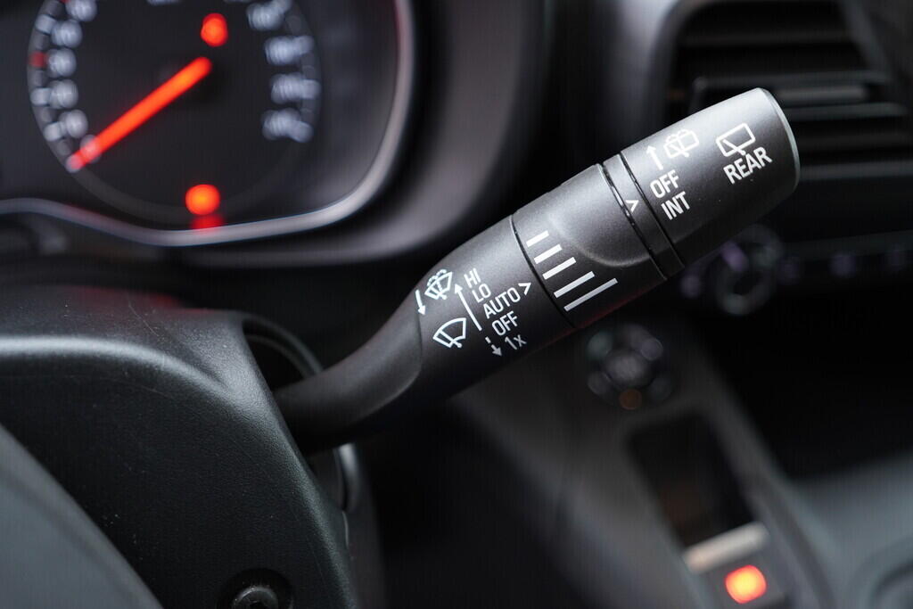 OV190V09994_24.webp_COMBO  1.5 CDTi 75 kW manuál