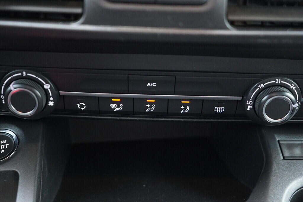 OV190V09994_29.webp_COMBO  1.5 CDTi 75 kW manuál