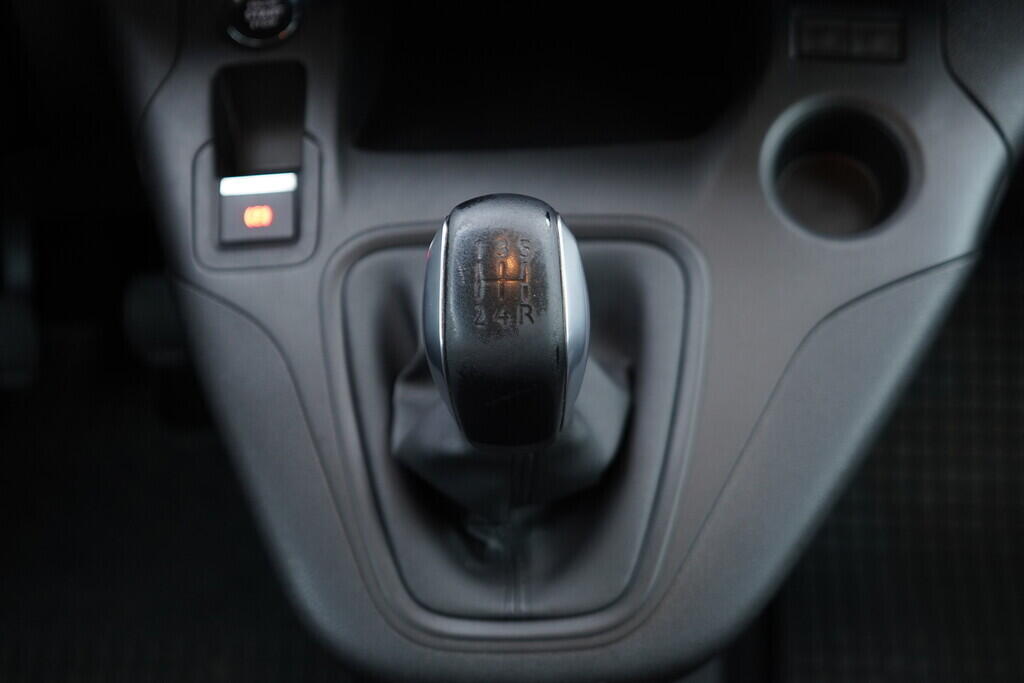 OV190V09994_30.webp_COMBO  1.5 CDTi 75 kW manuál