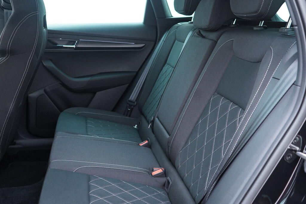 OV190V09995_36.webp_KAROQ SportLine 1.5 TSI 110 kW automat, DPH