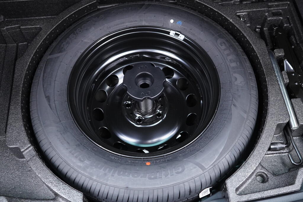 OV190V09995_41.webp_KAROQ SportLine 1.5 TSI 110 kW automat, DPH