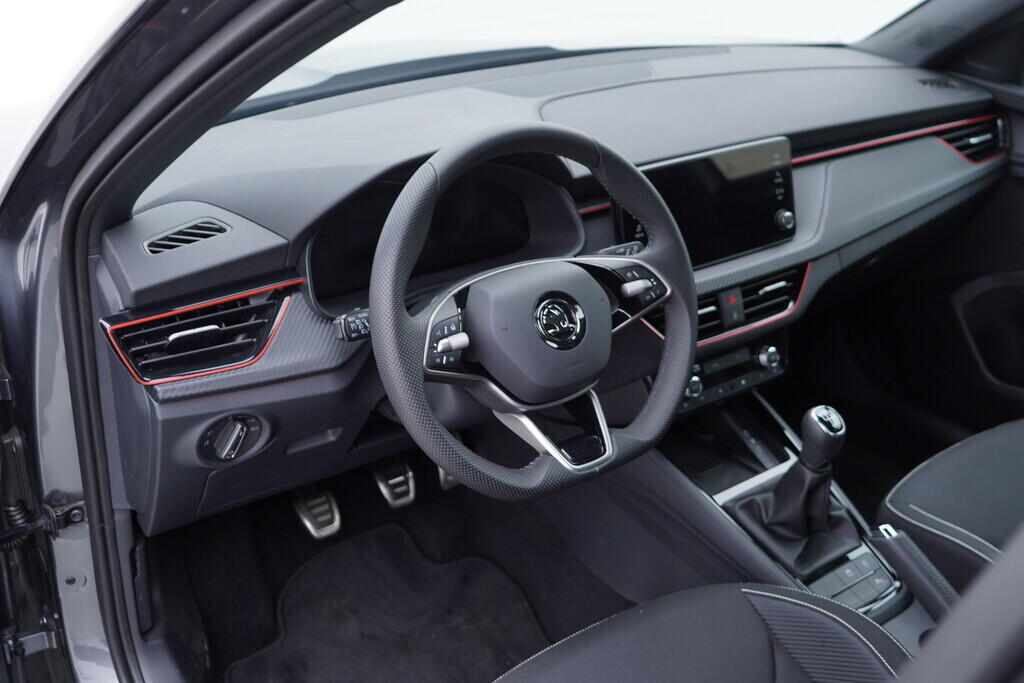 OV190V10015_21.webp_KAMIQ Monte Carlo 1.0 TSI 85 kW manuál, DPH