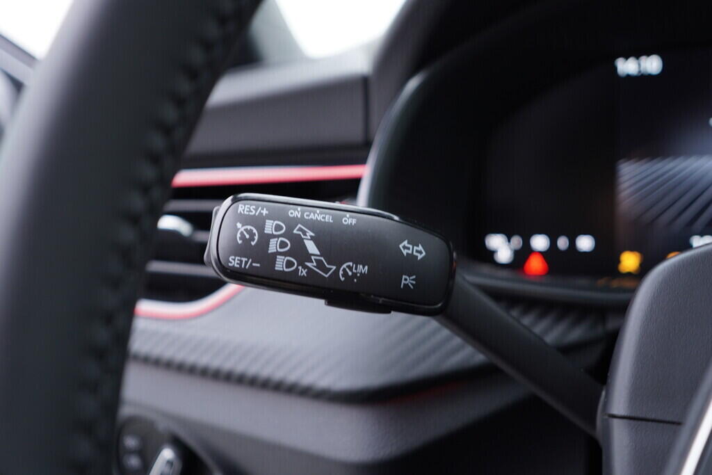 OV190V10015_23.webp_KAMIQ Monte Carlo 1.0 TSI 85 kW manuál, DPH