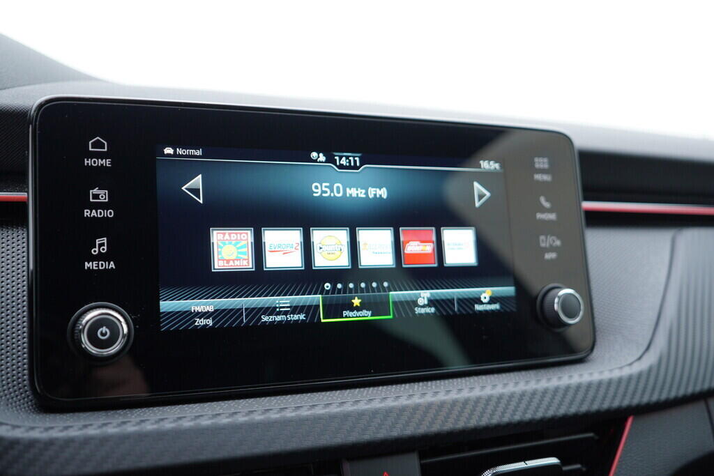 OV190V10015_28.webp_KAMIQ Monte Carlo 1.0 TSI 85 kW manuál, DPH