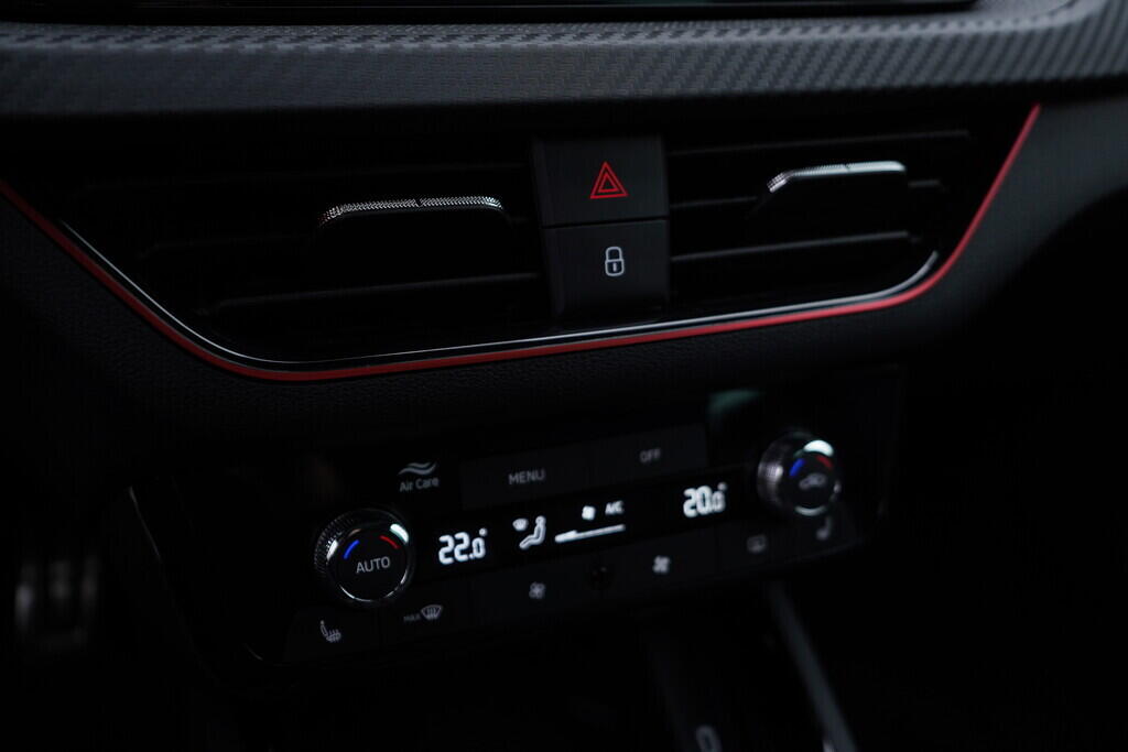 OV190V10015_31.webp_KAMIQ Monte Carlo 1.0 TSI 85 kW manuál, DPH