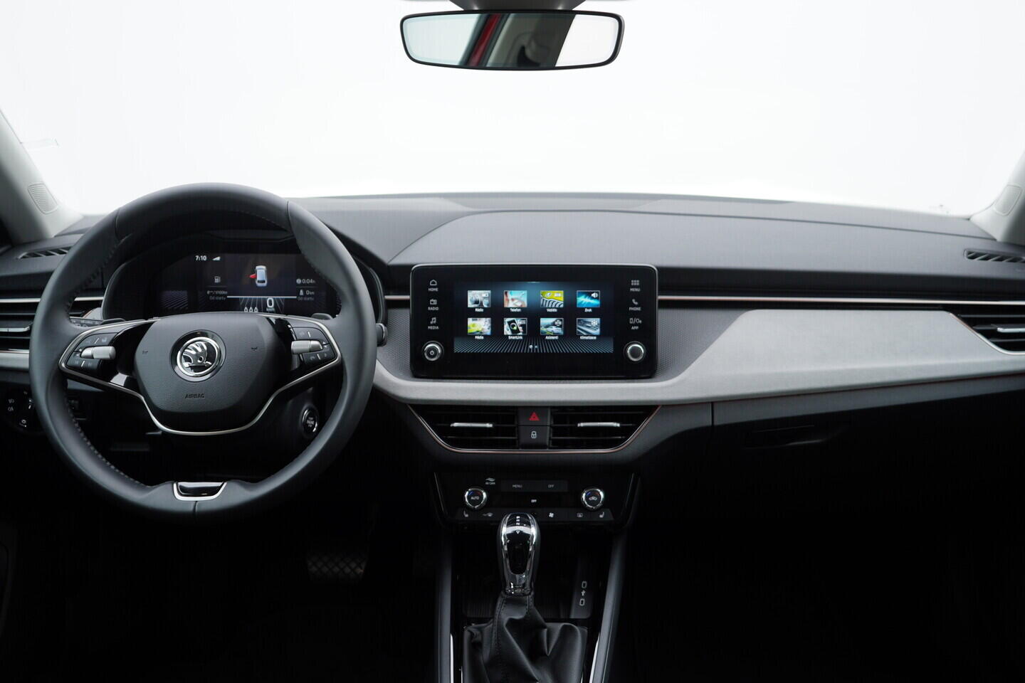 OV190V10016_25.webp_SCALA Top Selection 1.0 TSI 85 kW automat, DPH