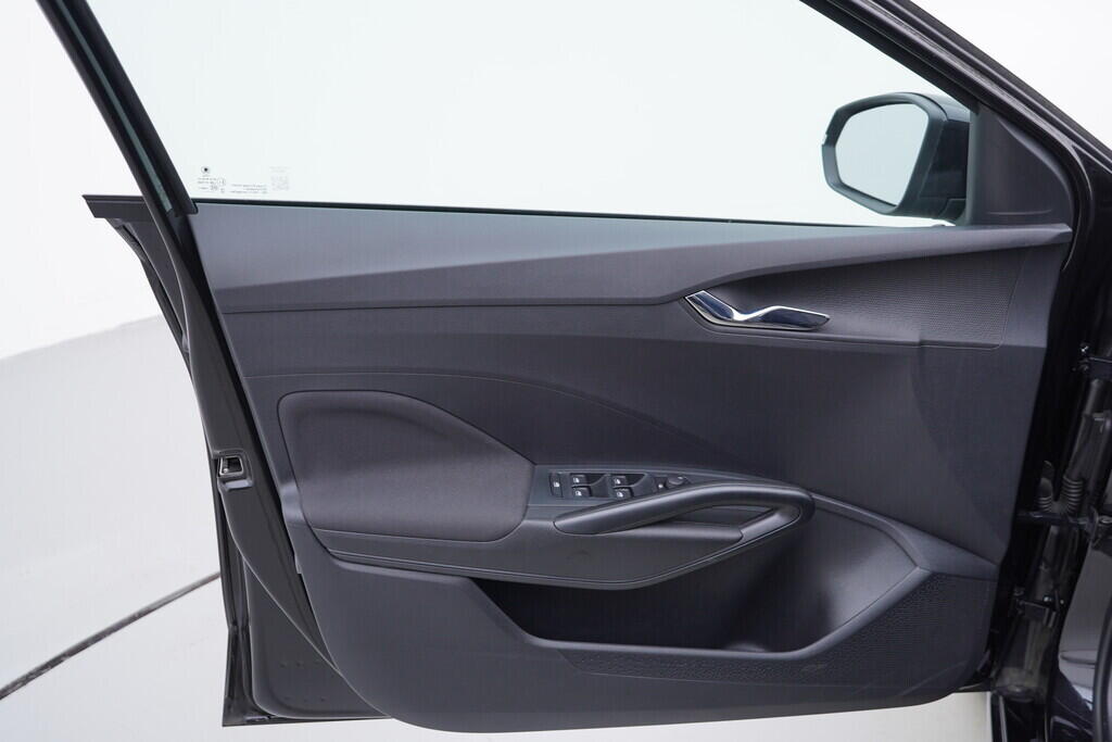 OV190V10019_19.webp_FABIA Selection 1.0 TSI 70 kW manuál, DPH