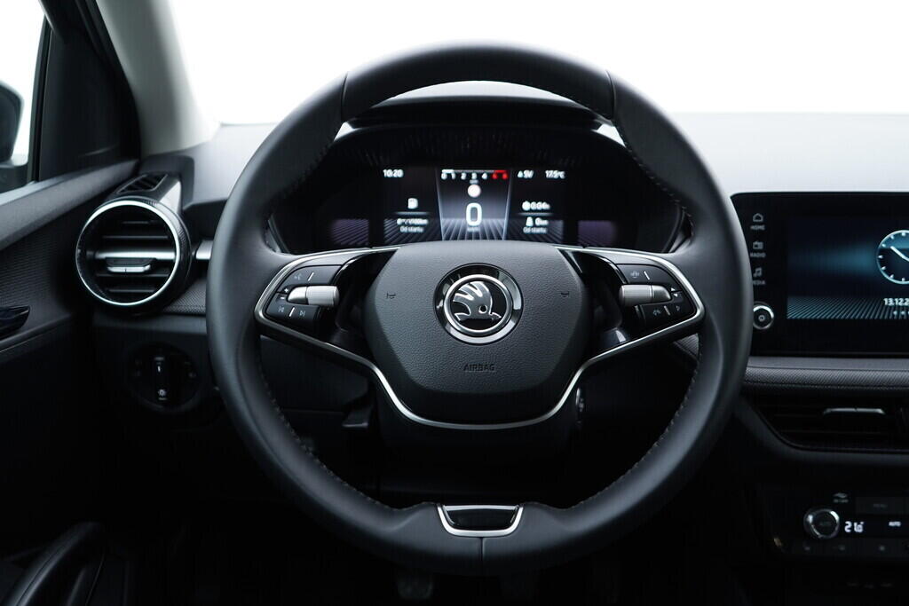 OV190V10019_26.webp_FABIA Selection 1.0 TSI 70 kW manuál, DPH