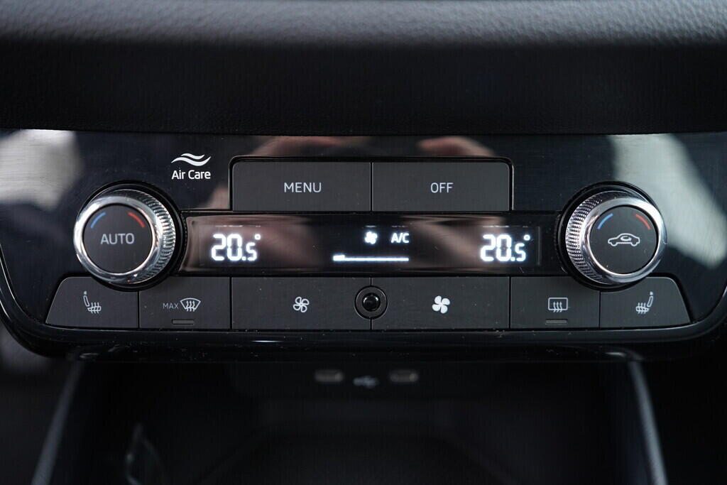 OV190V10019_31.webp_FABIA Selection 1.0 TSI 70 kW manuál, DPH