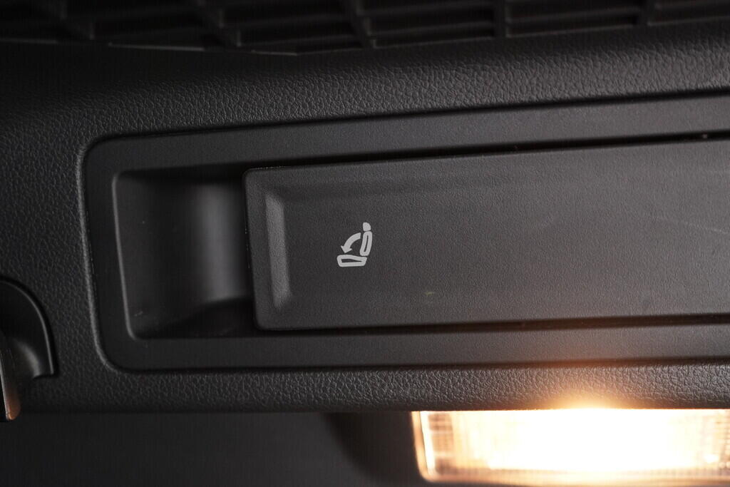 OV190V10021_40.webp_TIGUAN Highline 2.0 TDI 110 kW automat