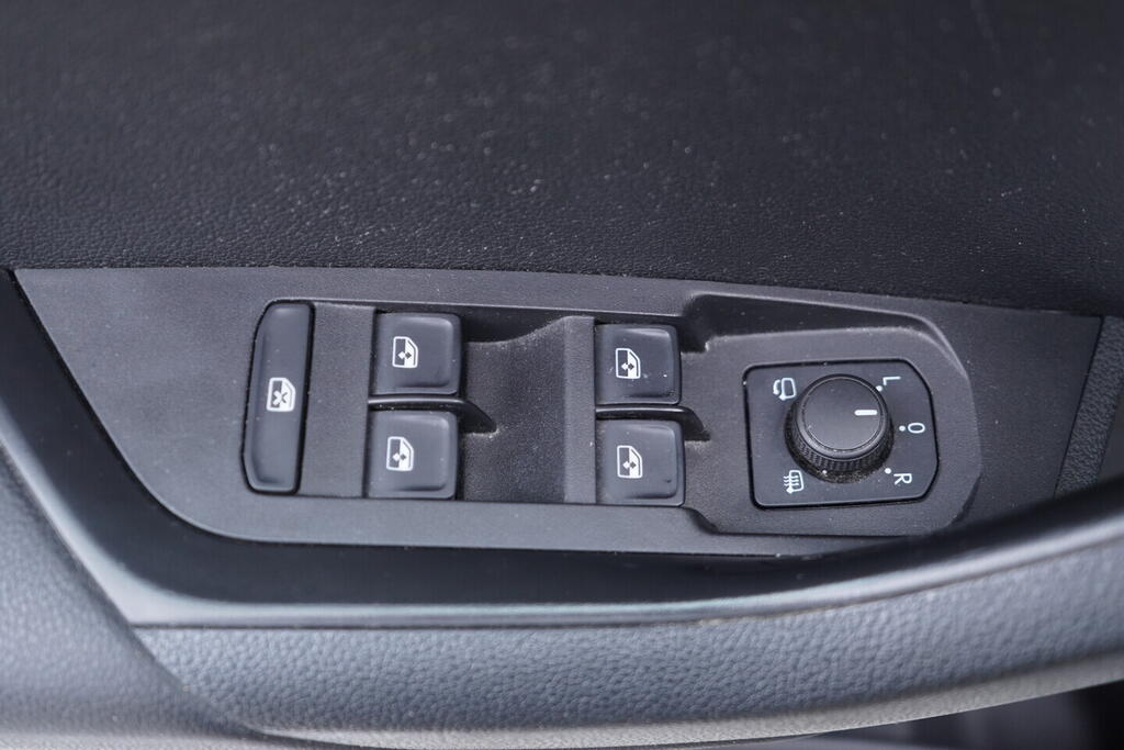 OV190V10023_20.webp_KAROQ Style 1.5 TSI 110 kW manuál