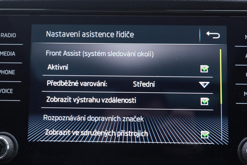 OV190V10023_29.webp_KAROQ Style 1.5 TSI 110 kW manuál