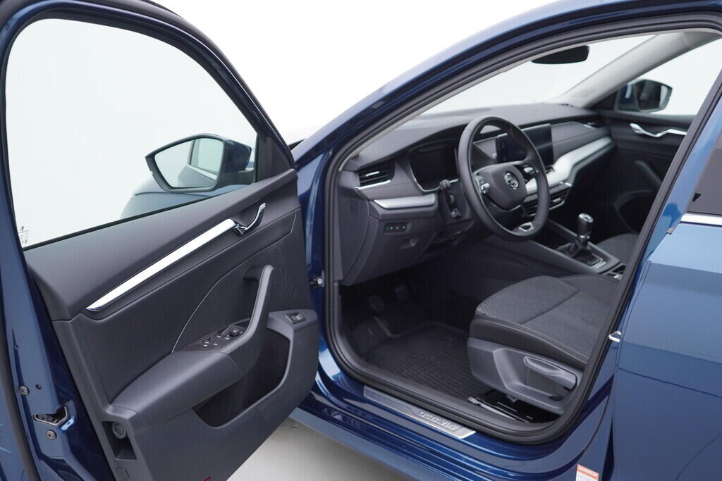 OV190V10025_18.webp_OCTAVIA Style 1.5 TSI 110 kW manuál, DPH