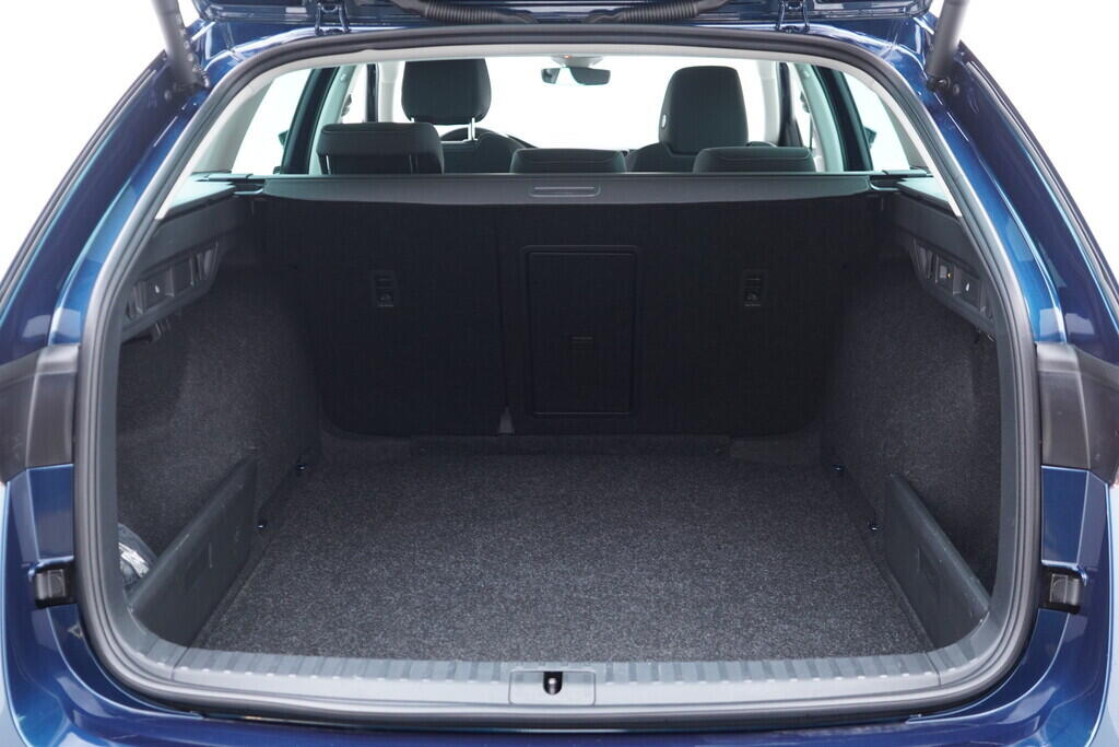 OV190V10025_38.webp_OCTAVIA Style 1.5 TSI 110 kW manuál, DPH