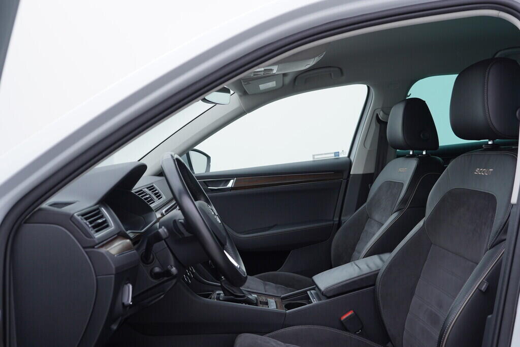 OV190V10026_23.webp_SUPERB Scout 2.0 TDI 140 kW automat, DPH