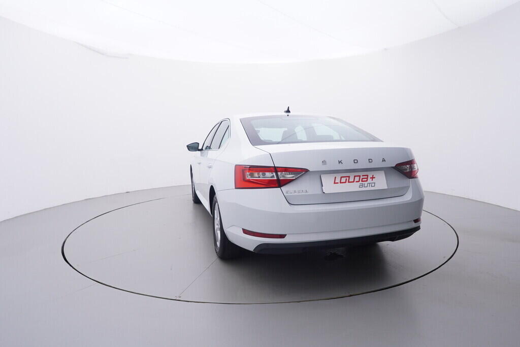 OV190V10028_13.webp_SUPERB Ambition 2.0 TDI 110 kW automat, DPH