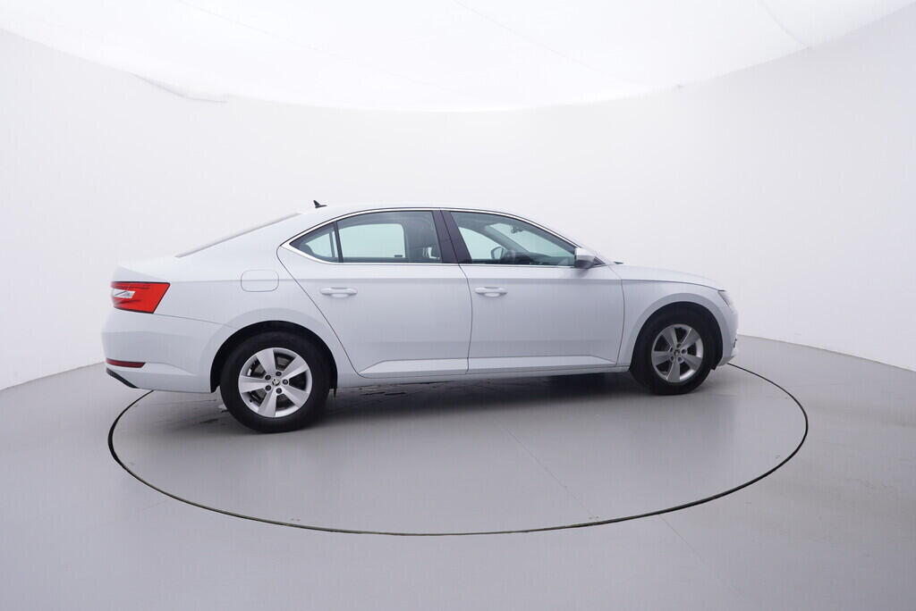 OV190V10028_15.webp_SUPERB Ambition 2.0 TDI 110 kW automat, DPH