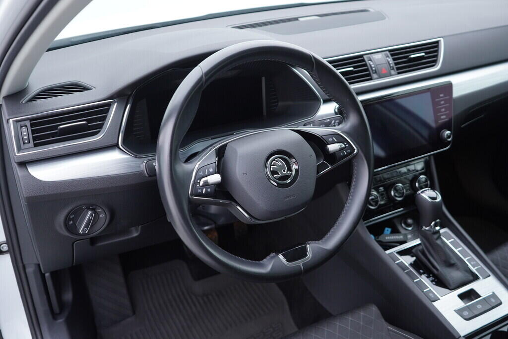 OV190V10028_21.webp_SUPERB Ambition 2.0 TDI 110 kW automat, DPH