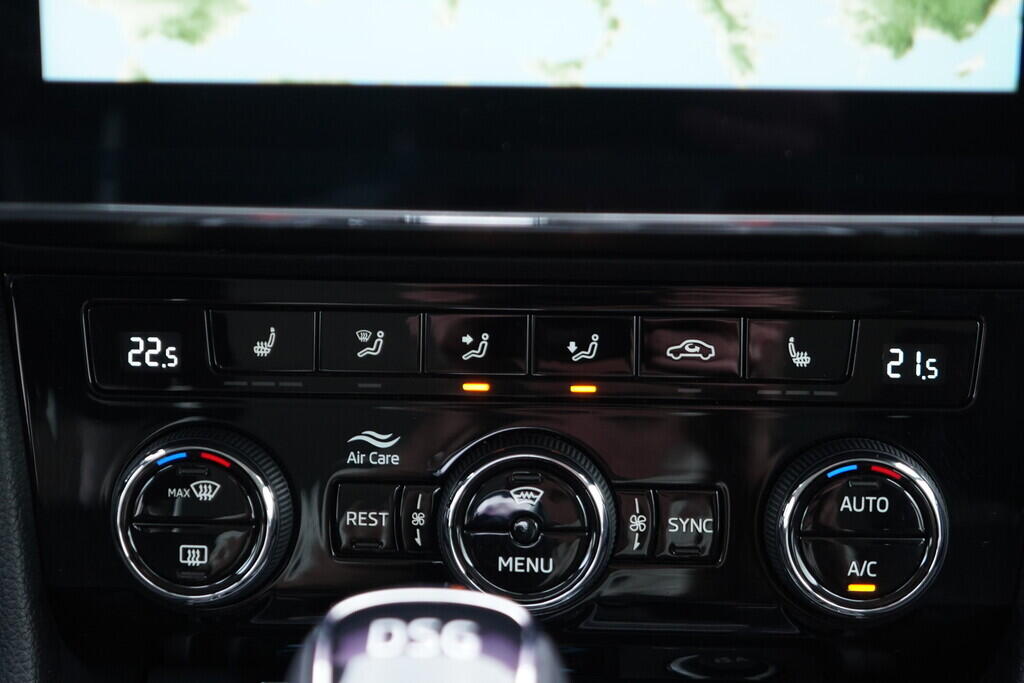 OV190V10028_32.webp_SUPERB Ambition 2.0 TDI 110 kW automat, DPH