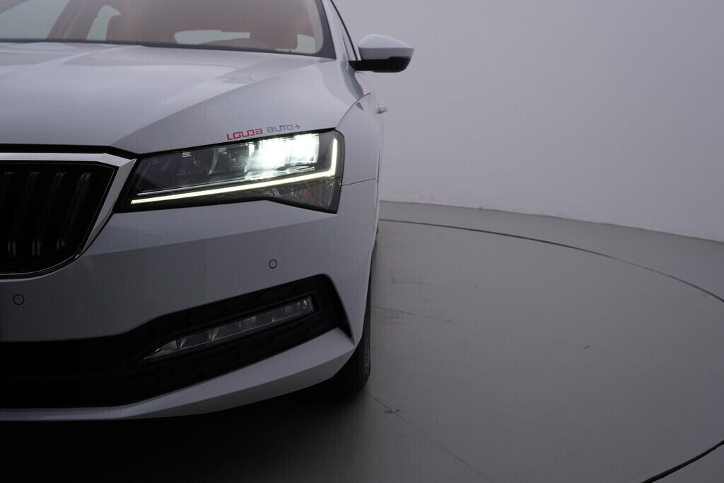 OV190V10028_41.webp_SUPERB Ambition 2.0 TDI 110 kW automat, DPH