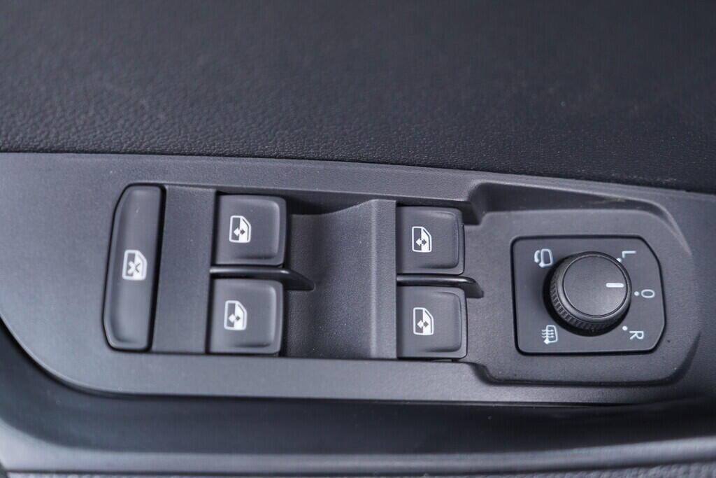 OV190V10029_20.webp_KAROQ Scout 2.0 TDI 110 kW automat, DPH