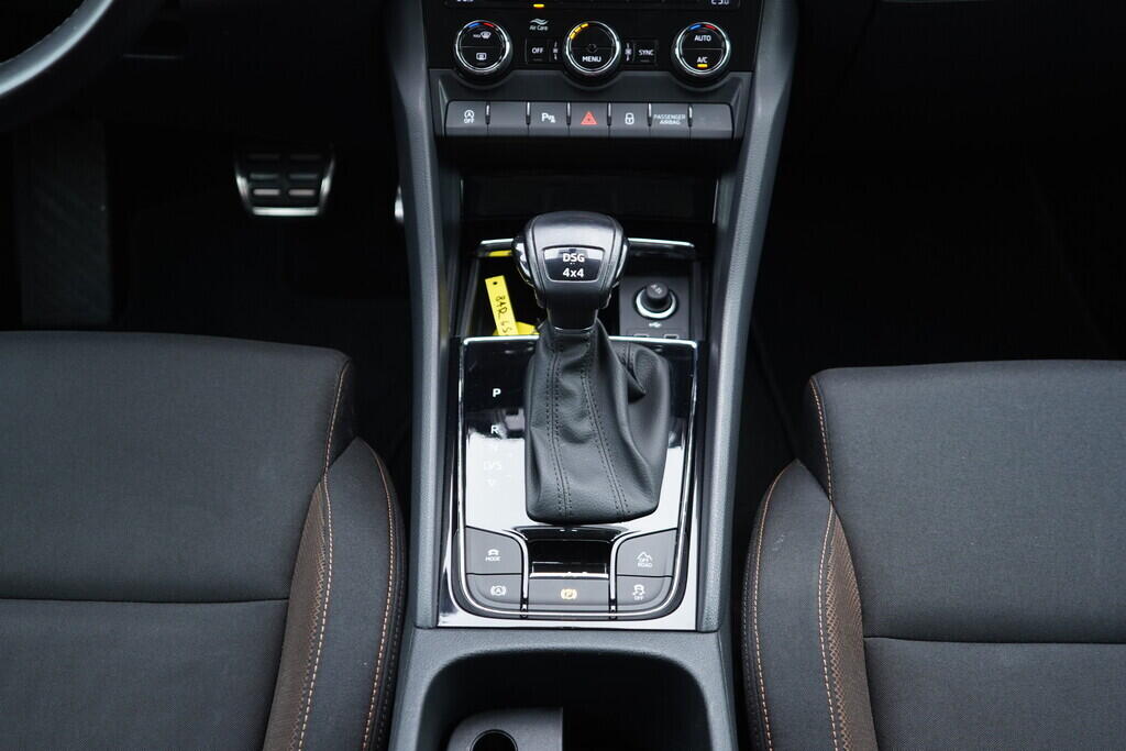 OV190V10029_35.webp_KAROQ Scout 2.0 TDI 110 kW automat, DPH