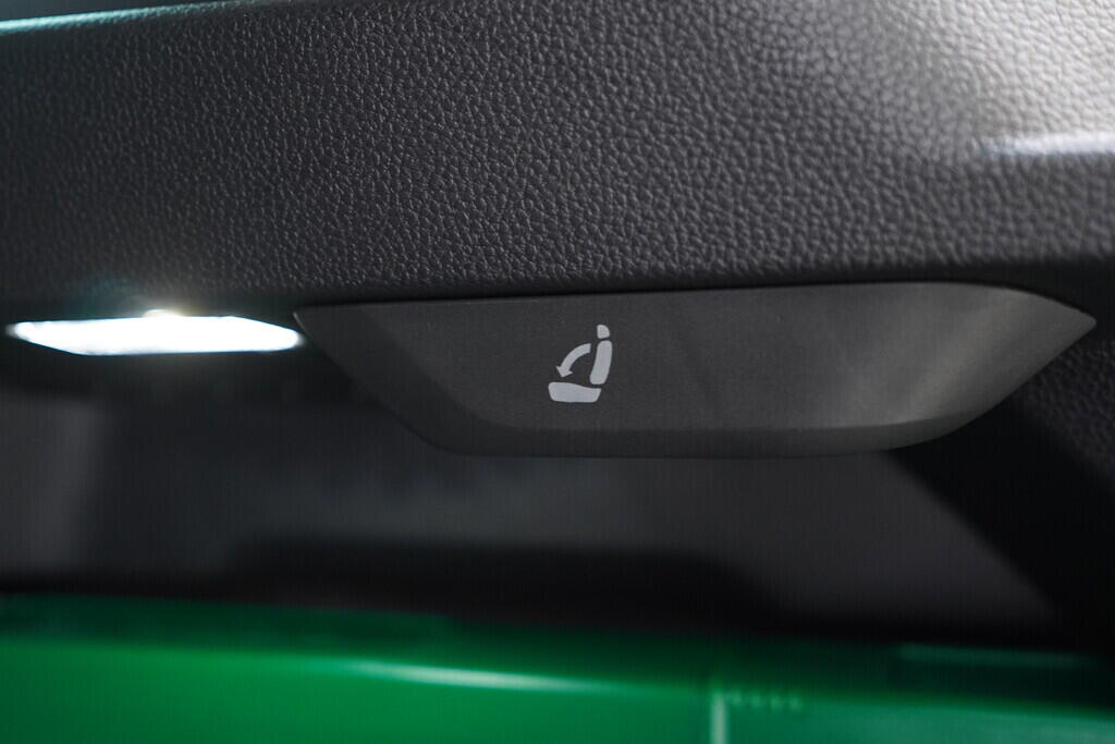 OV190V10029_40.webp_KAROQ Scout 2.0 TDI 110 kW automat, DPH