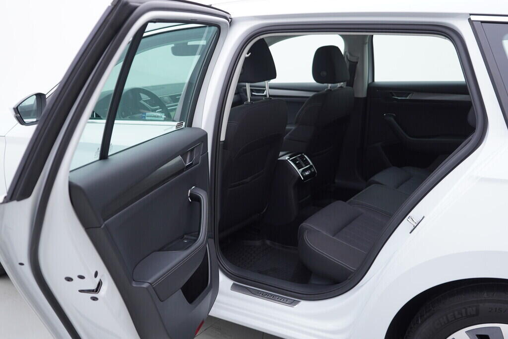 OV190V10030_36.webp_SUPERB Style 2.0 TDI 110 kW automat, DPH