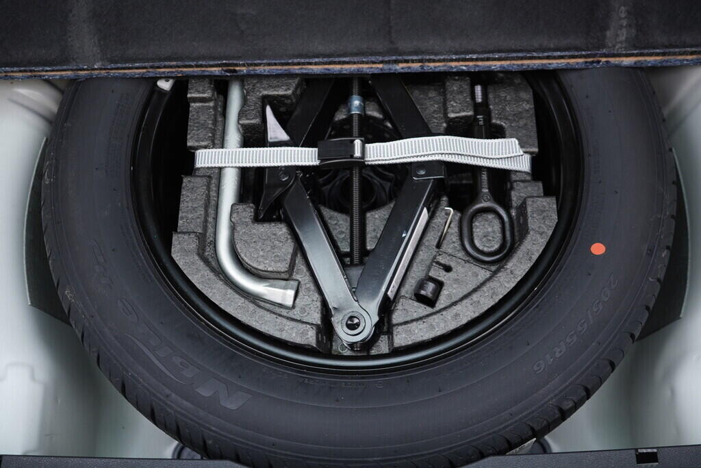 OV190V10030_41.webp_SUPERB Style 2.0 TDI 110 kW automat, DPH