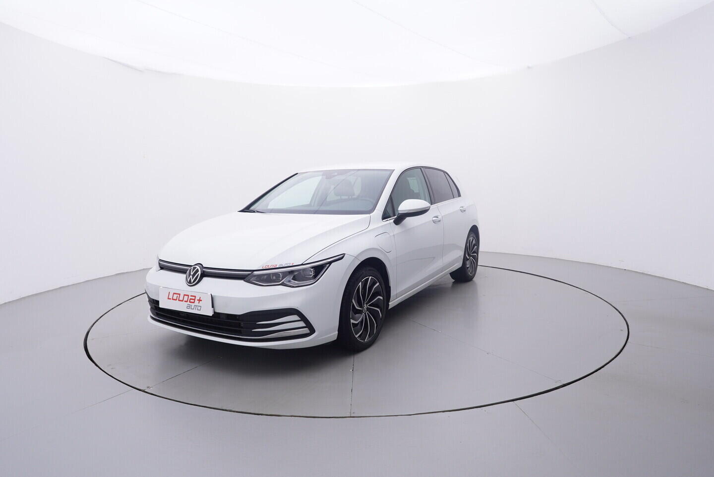 OV190V10036_10.webp_GOLF  1.4 TSi Phev 110 kW automat, DPH