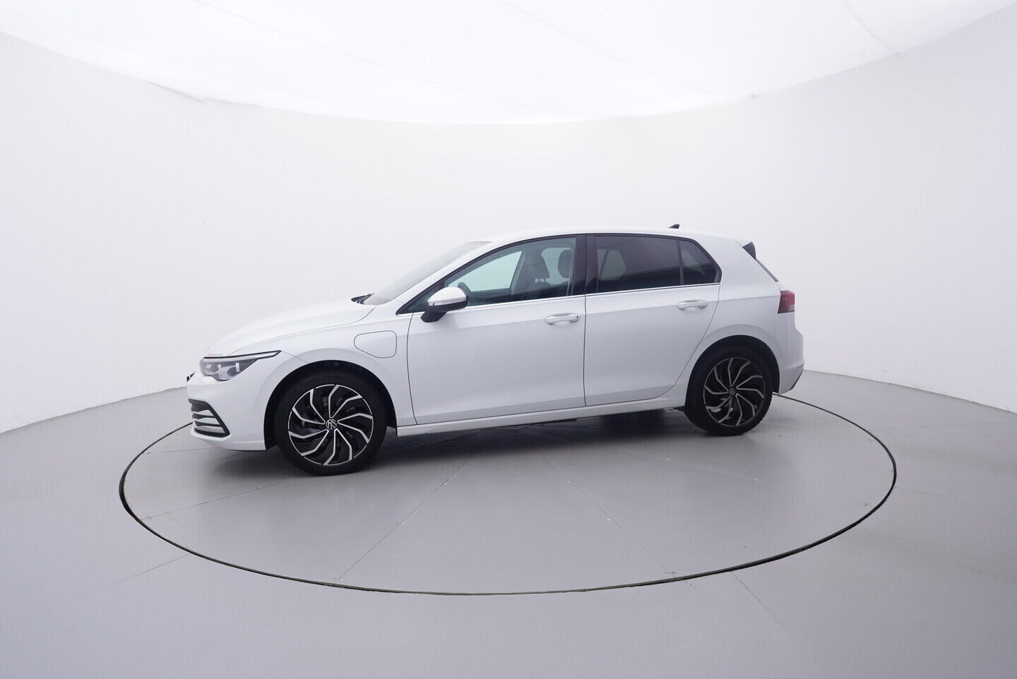 OV190V10036_11.webp_GOLF  1.4 TSi Phev 110 kW automat, DPH