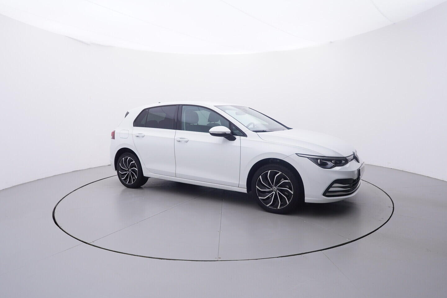 OV190V10036_16.webp_GOLF  1.4 TSi Phev 110 kW automat, DPH