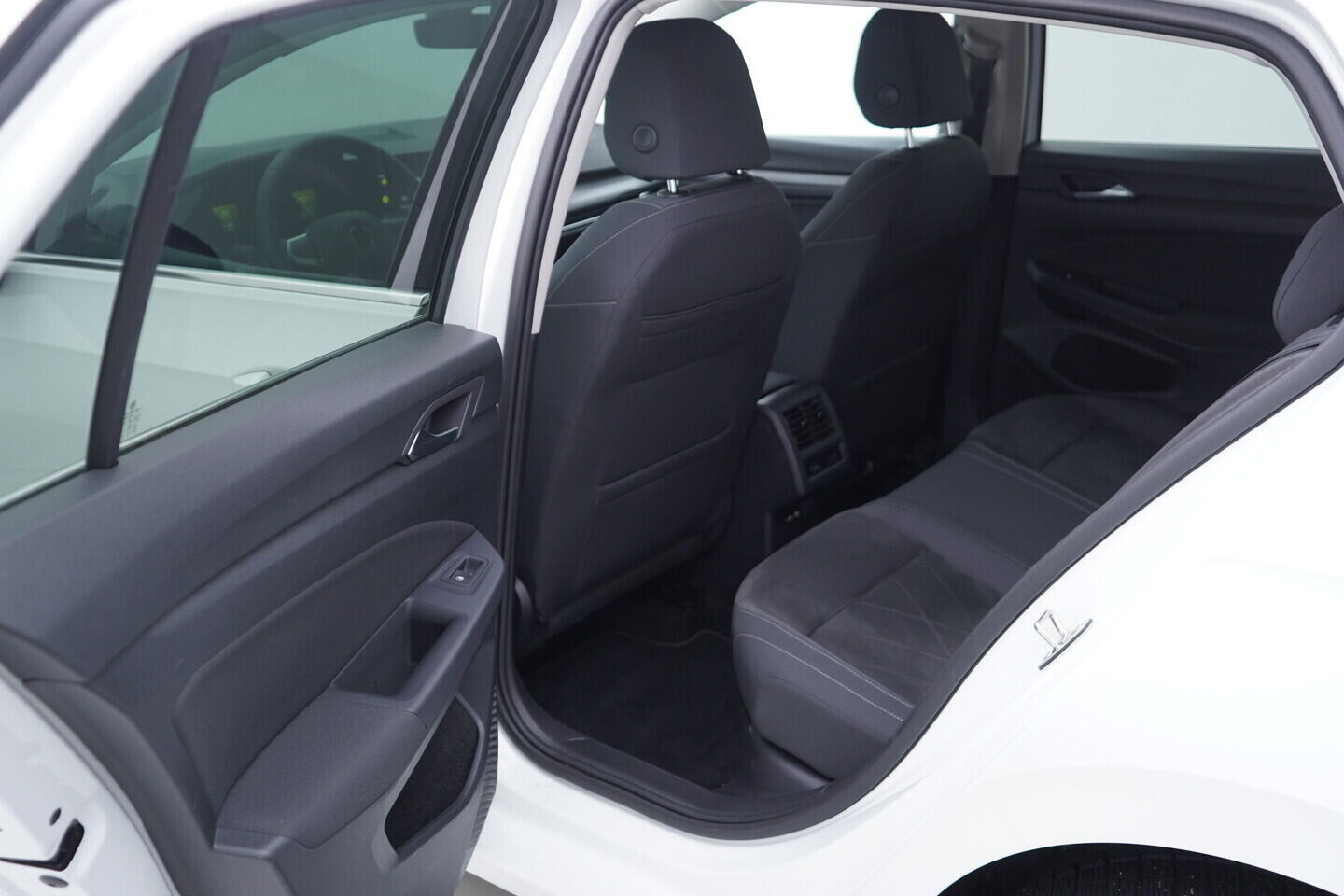 OV190V10036_37.webp_GOLF  1.4 TSi Phev 110 kW automat, DPH