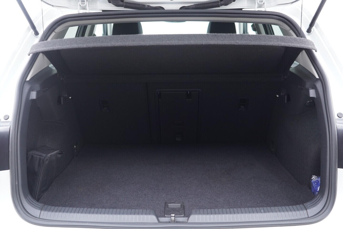 OV190V10036_40.webp_GOLF  1.4 TSi Phev 110 kW automat, DPH