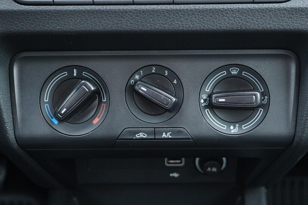 OV190V10045_31.webp_FABIA Ambition 1.0 TSI 70 kW manuál