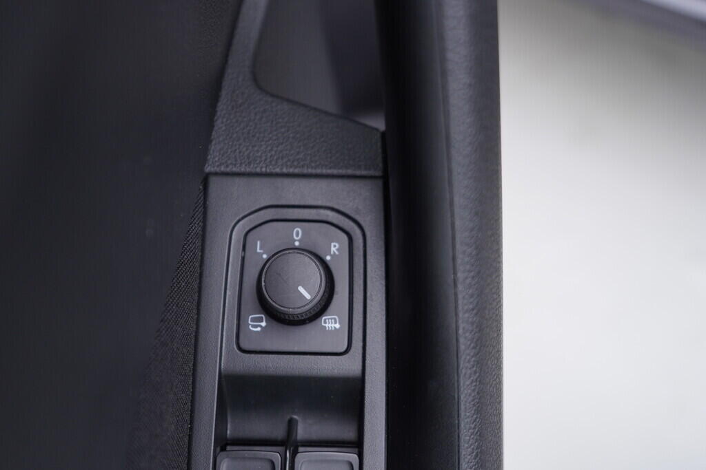 OV190V10047_21.webp_KAMIQ Selection 1.0 TSI 85 kW manuál, DPH