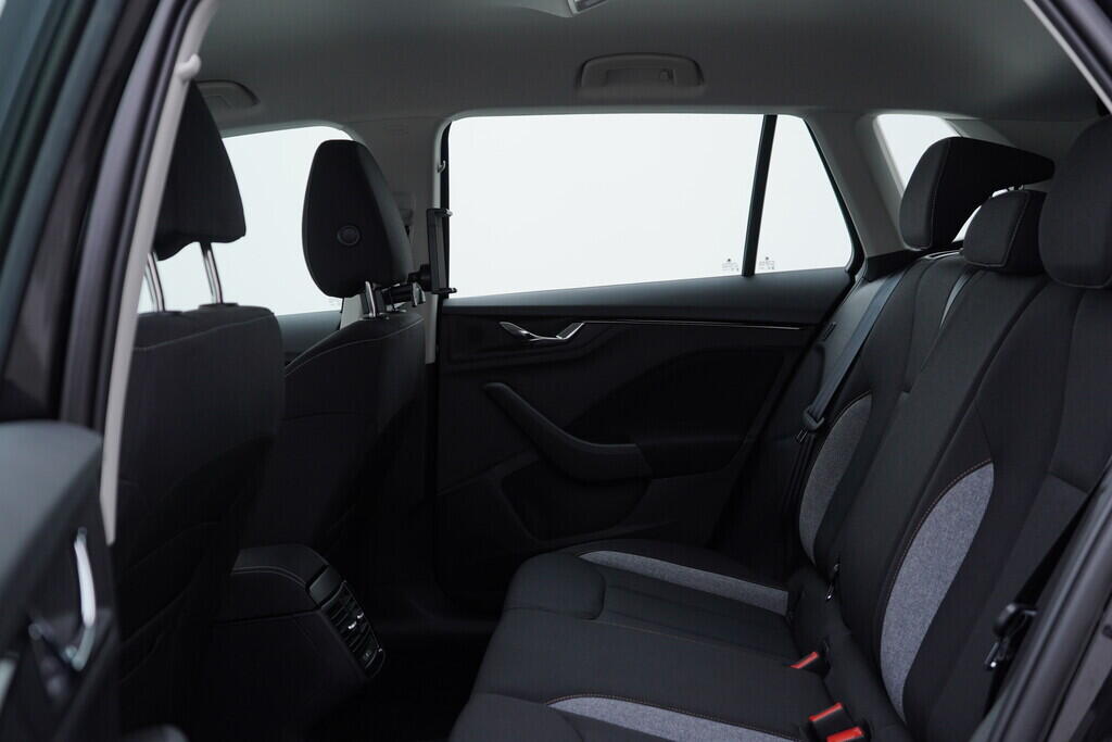 OV190V10047_36.webp_KAMIQ Selection 1.0 TSI 85 kW manuál, DPH