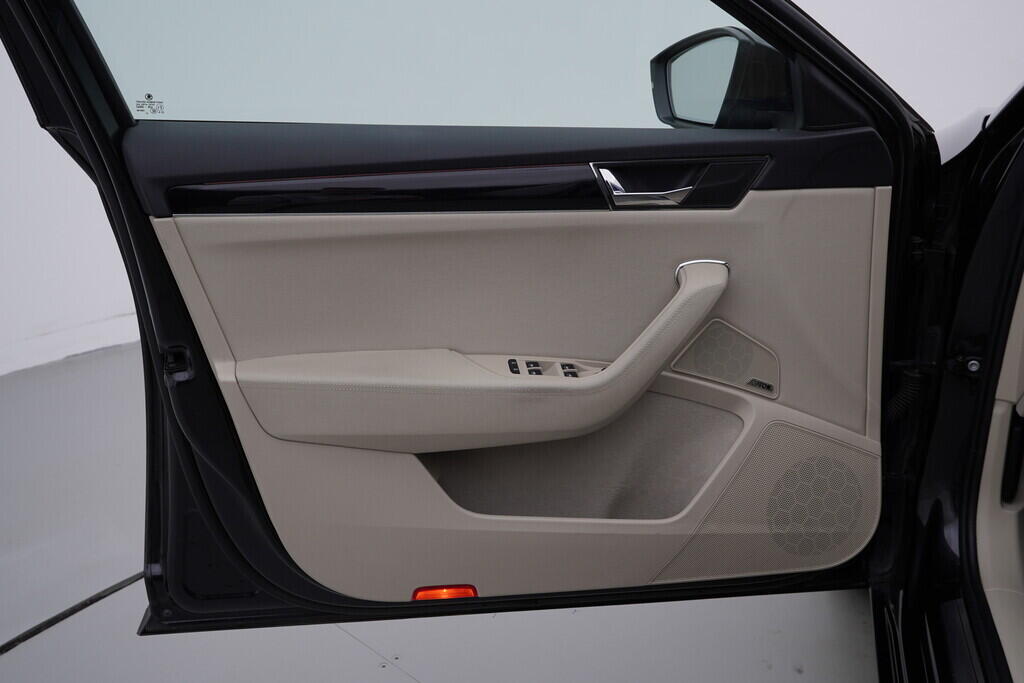 OV190V10048_19.webp_SUPERB L&K 2.0 TDI 140 kW automat