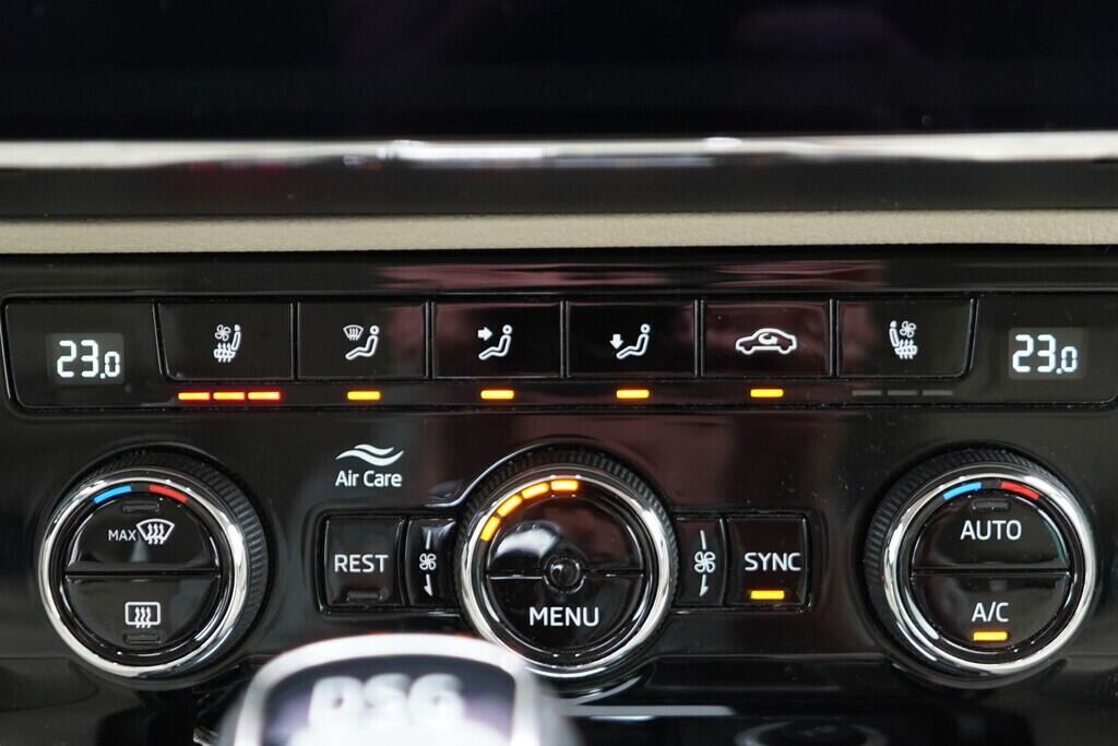 OV190V10048_36.webp_SUPERB L&K 2.0 TDI 140 kW automat