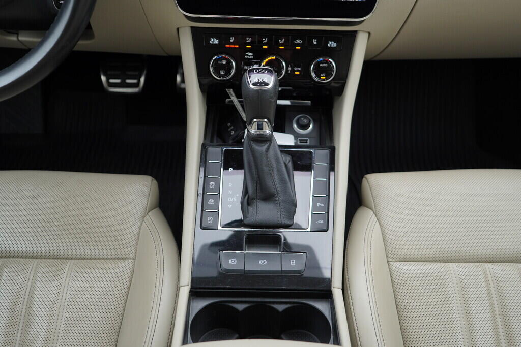 OV190V10048_37.webp_SUPERB L&K 2.0 TDI 140 kW automat