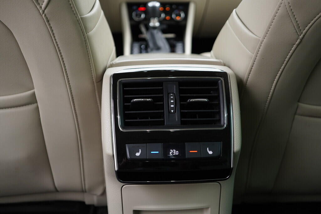 OV190V10048_39.webp_SUPERB L&K 2.0 TDI 140 kW automat