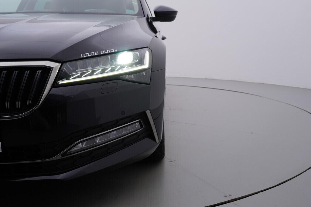 OV190V10048_49.webp_SUPERB L&K 2.0 TDI 140 kW automat