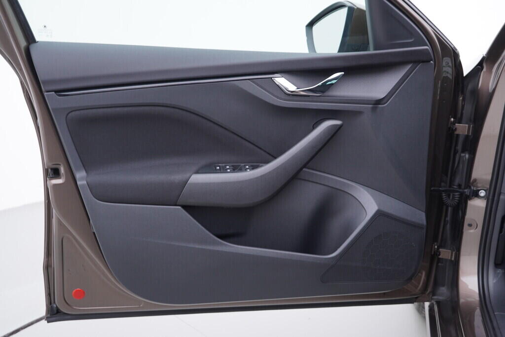 OV190V10049_19.webp_SCALA 173 1.0 TSI 85 kW manuál, DPH