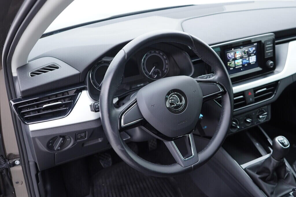 OV190V10049_21.webp_SCALA 173 1.0 TSI 85 kW manuál, DPH