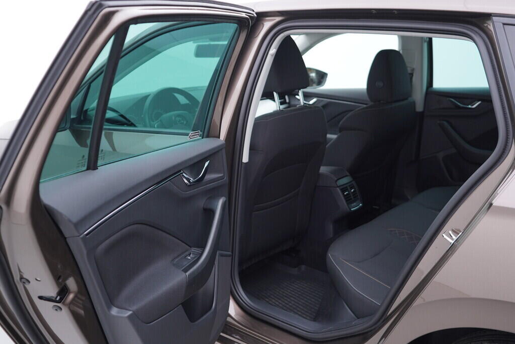 OV190V10049_32.webp_SCALA 173 1.0 TSI 85 kW manuál, DPH