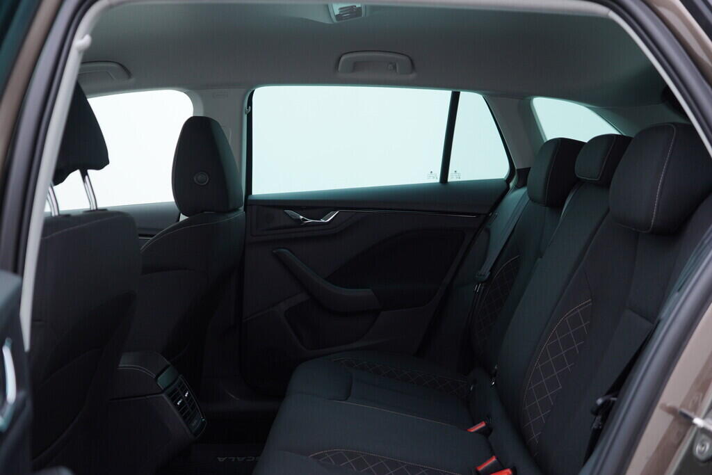 OV190V10049_34.webp_SCALA 173 1.0 TSI 85 kW manuál, DPH