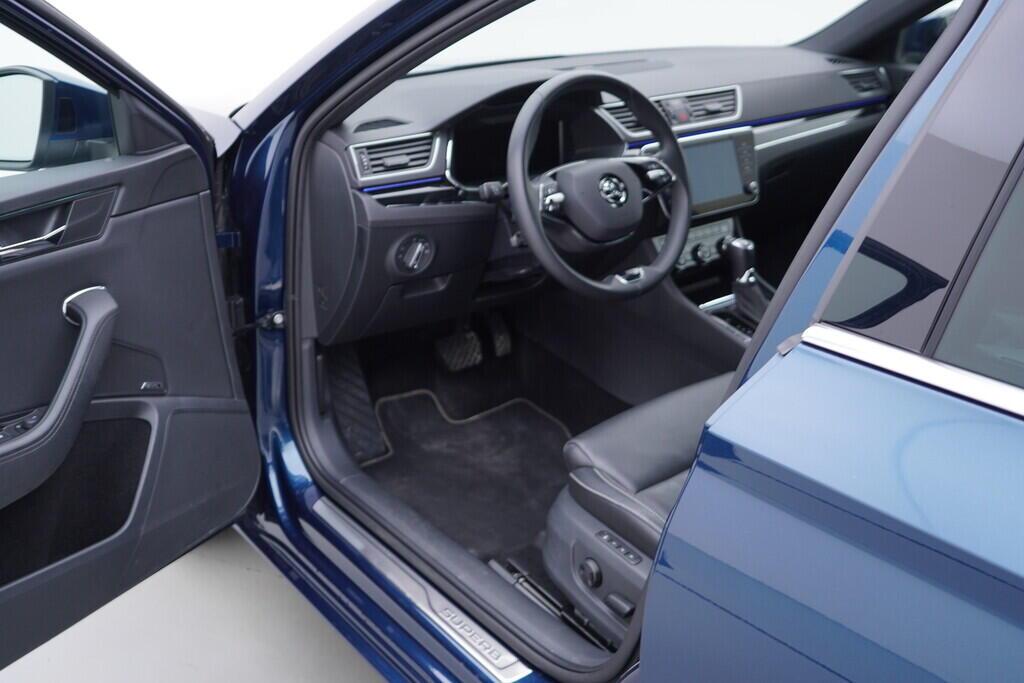 OV190V10051_18.webp_SUPERB L&K 2.0 TDI 147 kW automat, DPH