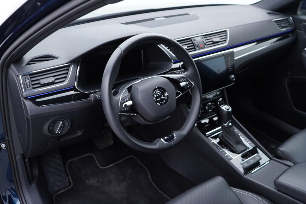 OV190V10051_23.webp_SUPERB L&K 2.0 TDI 147 kW automat, DPH