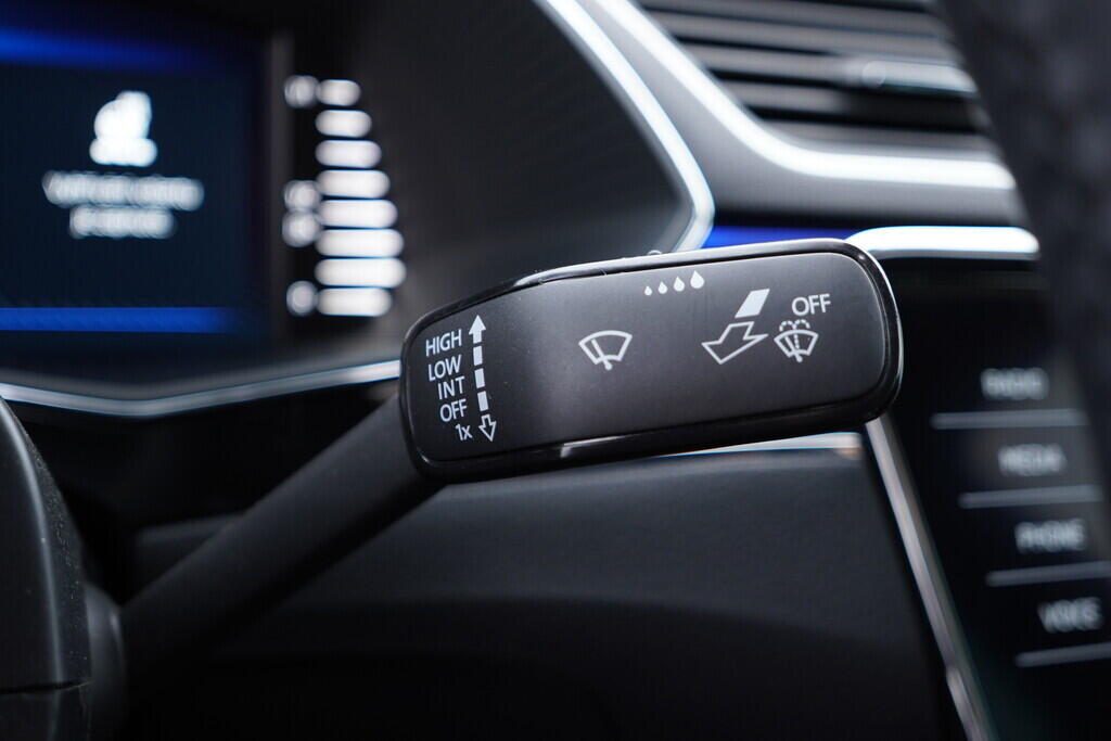 OV190V10051_28.webp_SUPERB L&K 2.0 TDI 147 kW automat, DPH