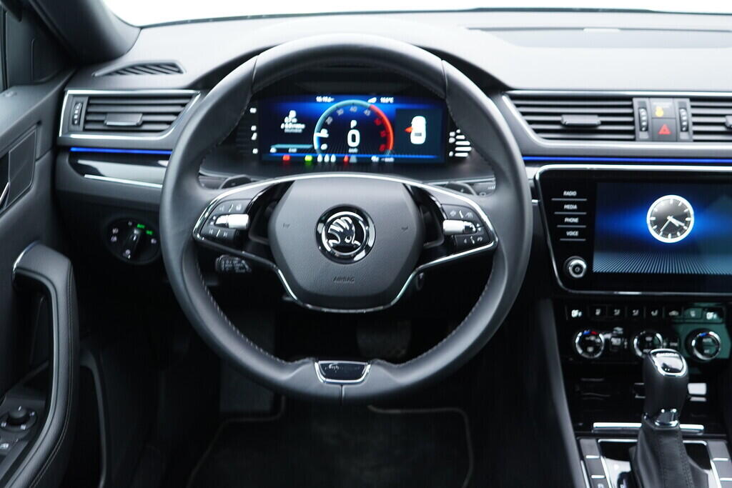 OV190V10051_30.webp_SUPERB L&K 2.0 TDI 147 kW automat, DPH